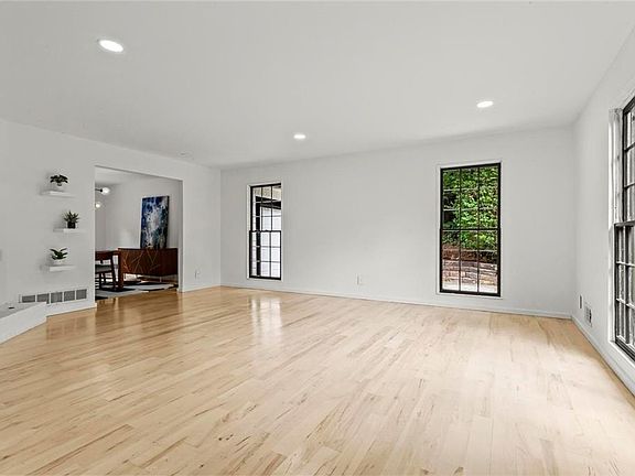 3rd image of 1189 Forest Brook Ct