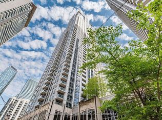 763 Bay St #1610, Toronto, ON M5G 2R3