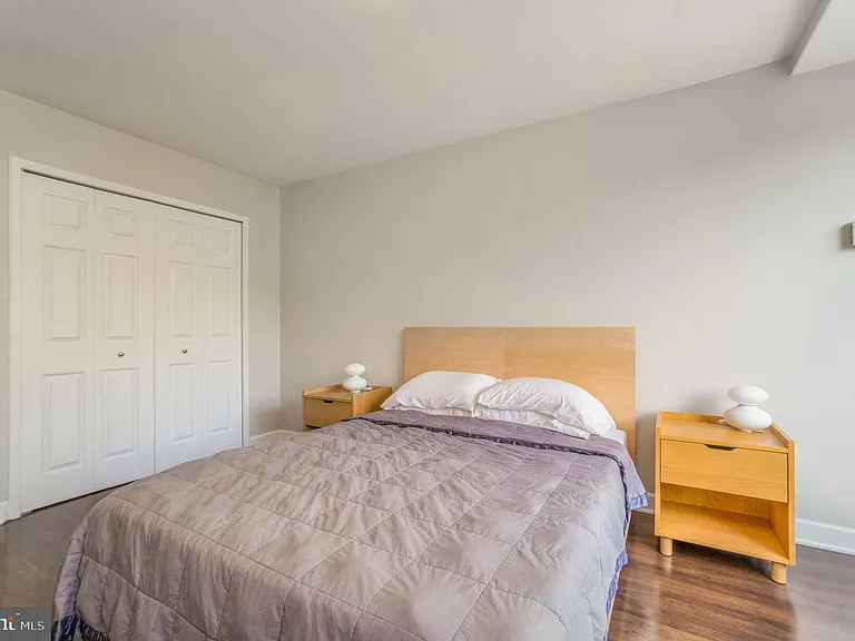 1210 N Taft St #504 — Photo 14