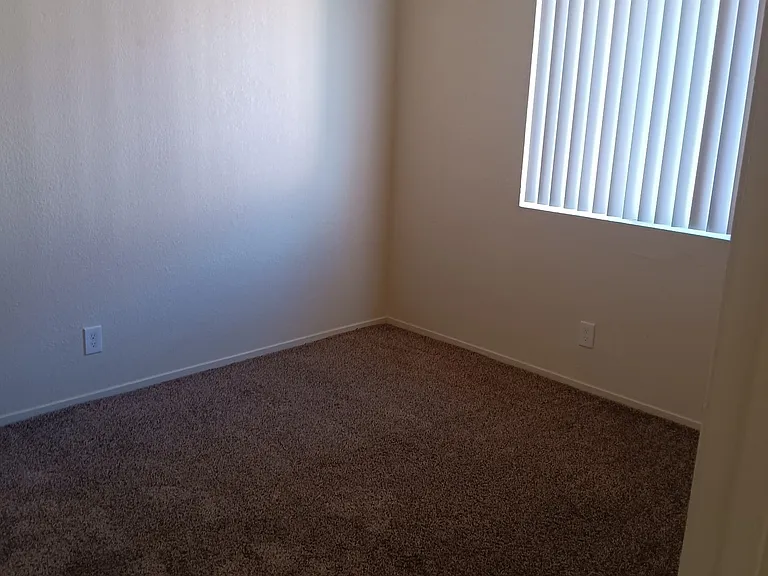 VICTORIA PARK APARTMENTS — Photo 31