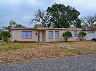 1102 E Polk Ave, Victoria, TX 77901