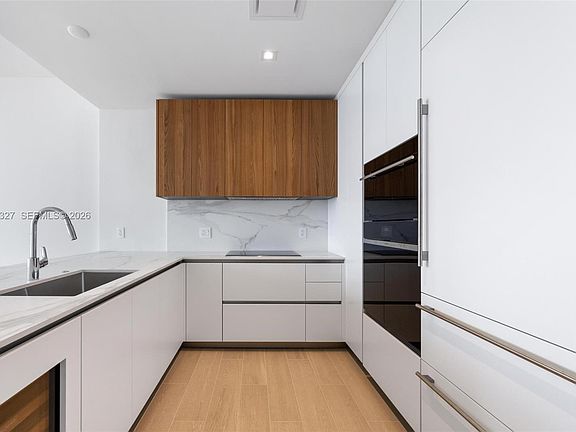 3rd image of 1400 Biscayne Blvd #1905