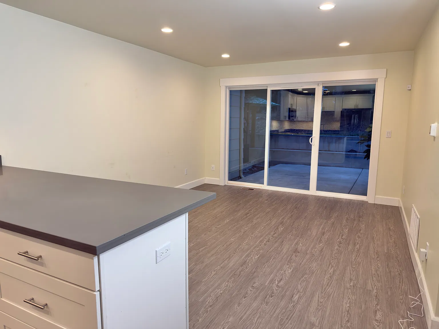 2 bed, 780 sqft, $2,200 — Photo 4