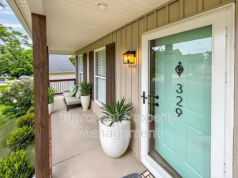 329 Riverside Chase Cir — Photo 4