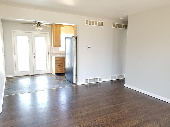 4th image of 306 N Peck Dr