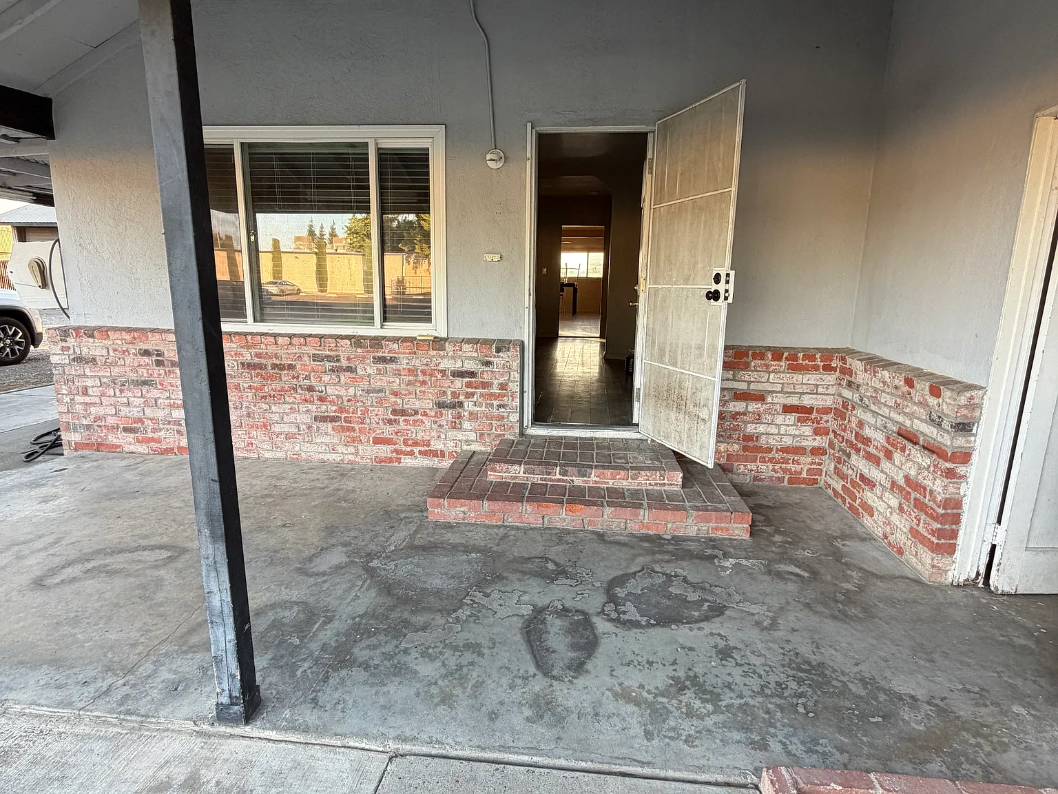 3 bed, 2.5 bath, 1400 sqft, $2,600 — Photo 2