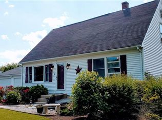 33 Lauren Dr, Portsmouth, RI 02871