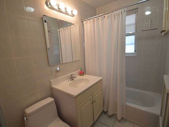 5th image of 59-23 160th St Floor 2