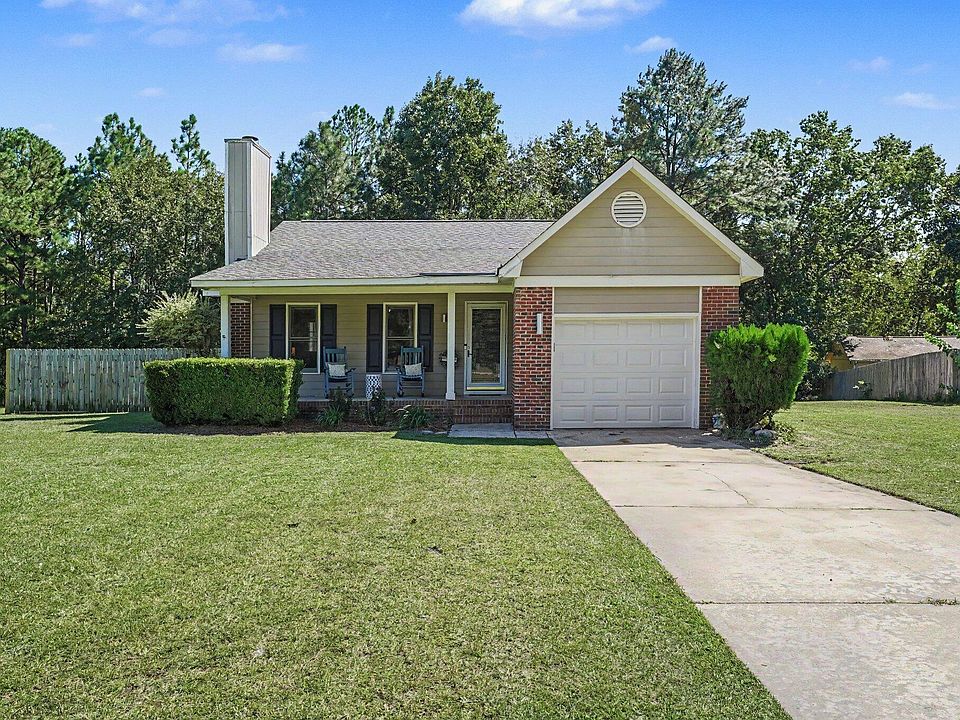 1st image of 210 Sprucepine Dr
