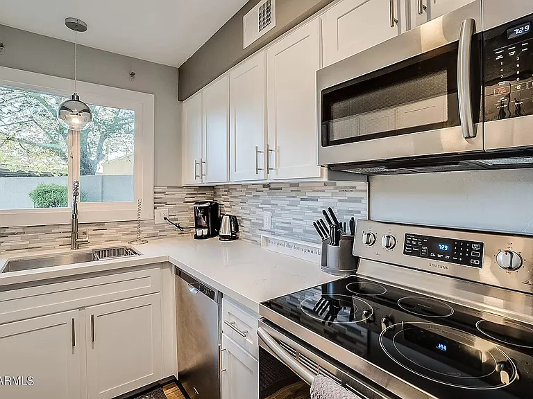 4024 N Parkway Ave — Photo 18