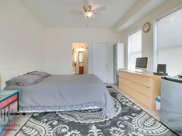 3743 Neptune Avenue image 7 of 20