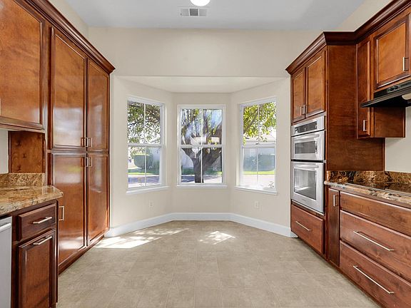 3rd image of 1605 Linnea Ln