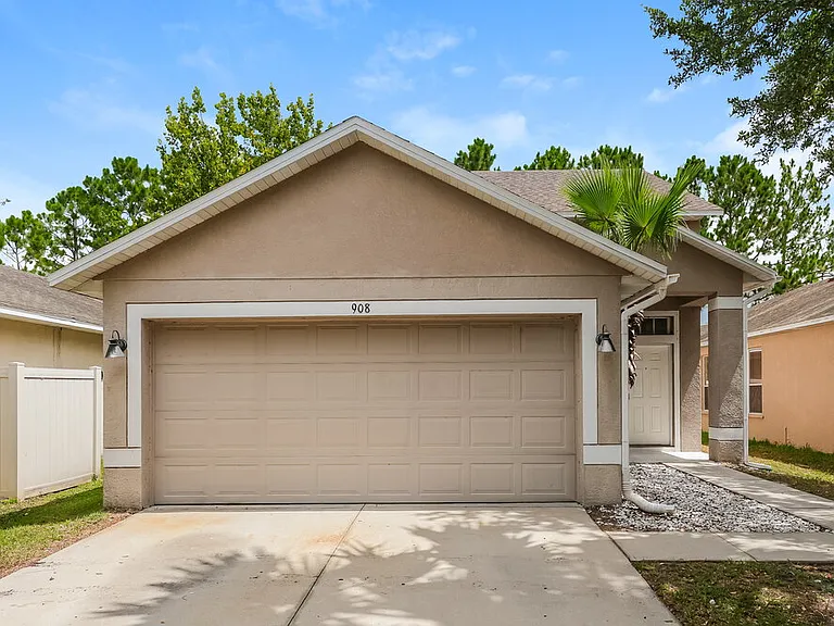 908 Larwood Pine Dr — Photo 1