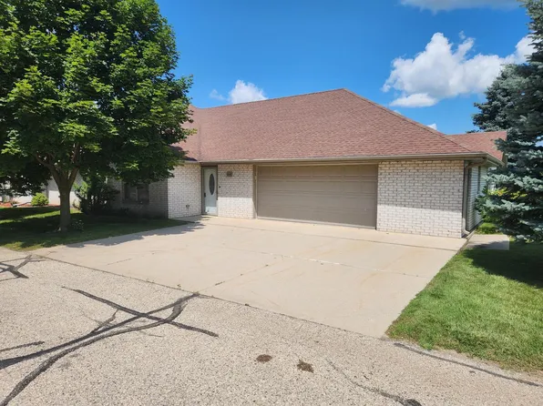646 Alex DRIVE, Elkhorn, WI 53121
