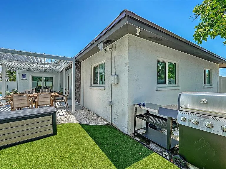 1302 Mango Ave — Photo 45
