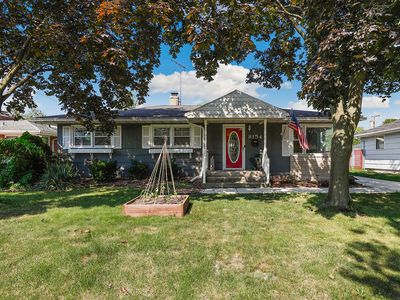 8154 Kooy Dr, Munster, IN, 46321