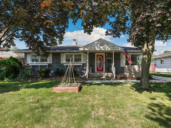 8154 Kooy Dr, Munster, IN 46321