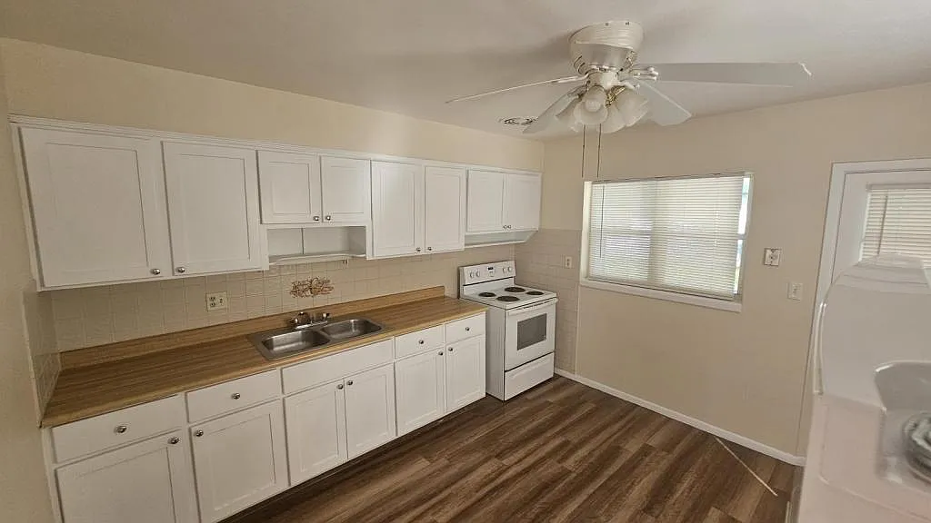 644 Wisteria Drive — Photo 3