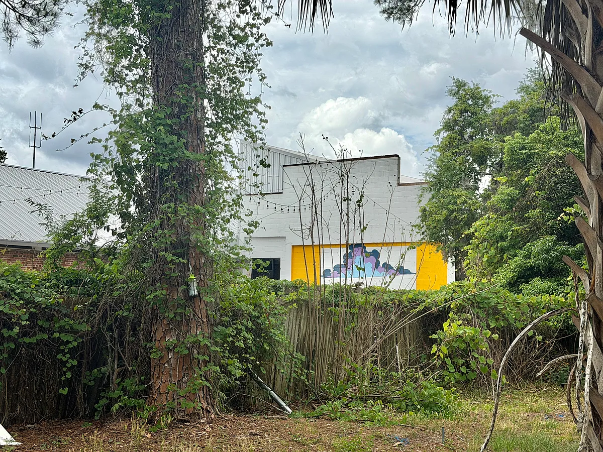 Building Photo - 1027 NW 4th St #B