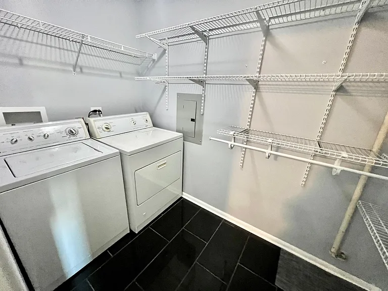 128 E Normandy Dr — Photo 19