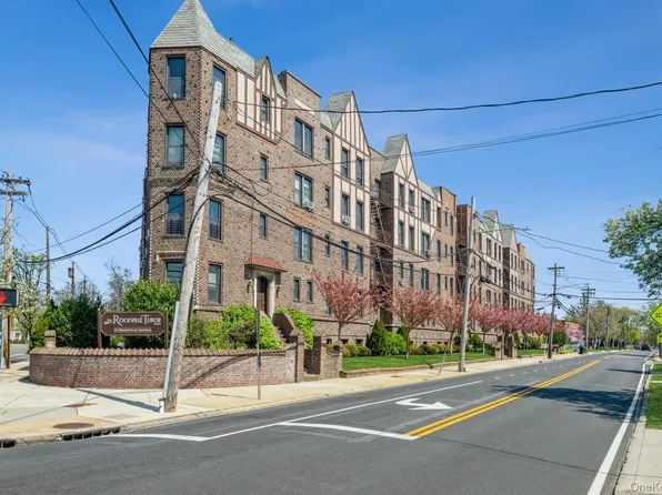 12 Hempstead Ave #4D, Rockville Centre, NY 11570