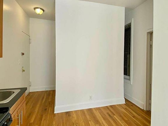 2nd image of 325 Bleecker St APT 2
