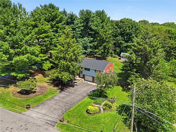 3rd image of 300 W Starz Rd