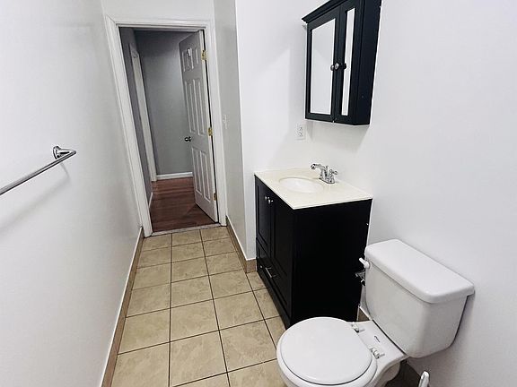 2nd image of 5038 Spruce St APT 4