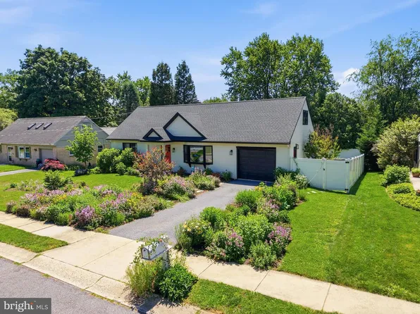 2532 Speckled Dr, East Petersburg, PA 17520