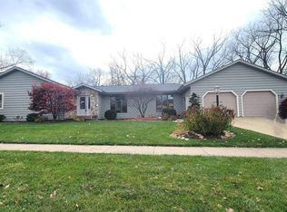 1002 Tottenham Ct, Washington, IL 61571