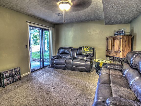 3rd image of 848 Vassar Dr