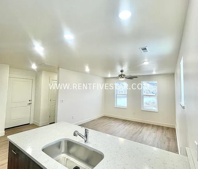 2494 Foothill Blvd #C — Photo 7