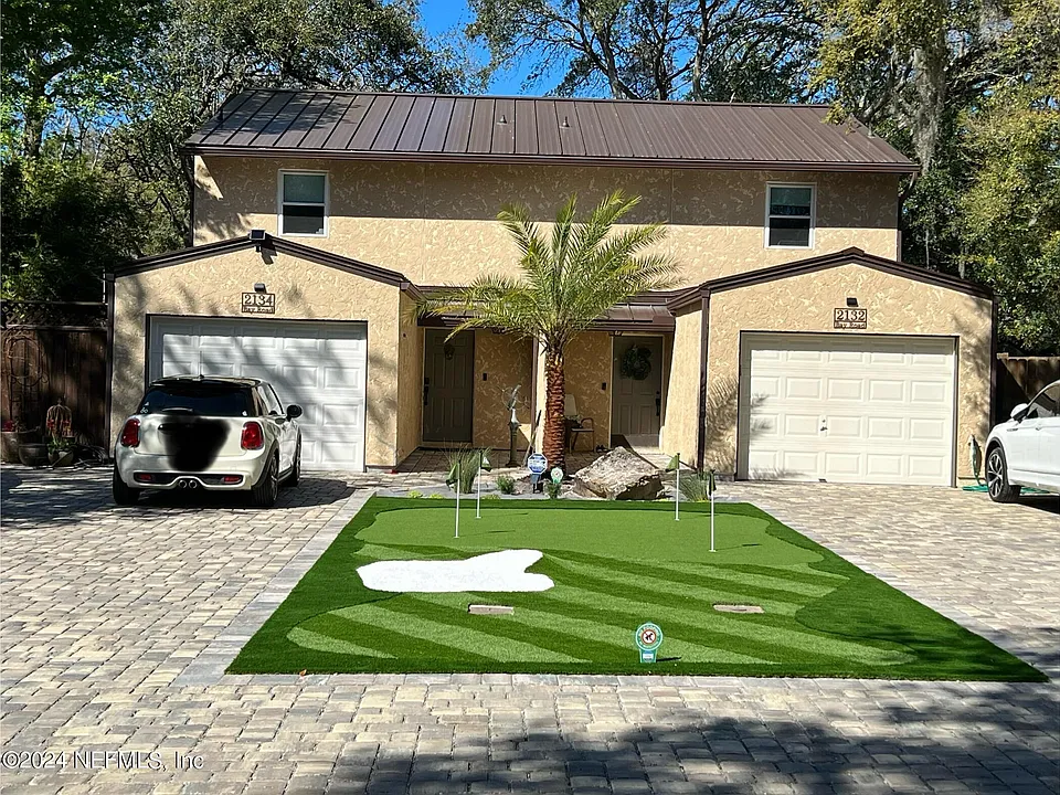 2132 Bay Rd
