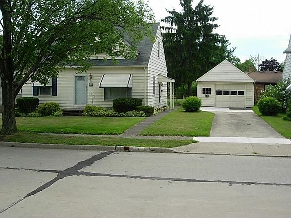 2nd image of 14 Oakwood Ave