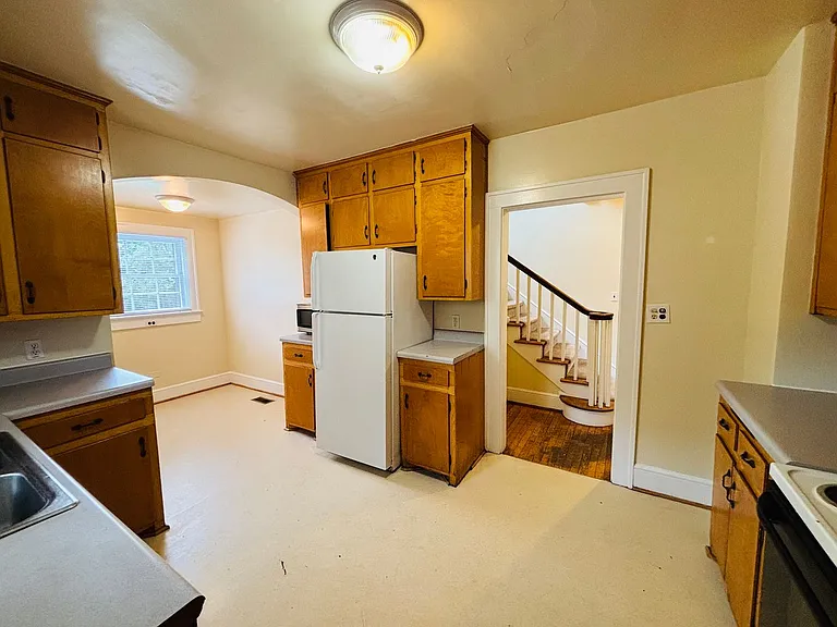 1410 N Main St — Photo 14