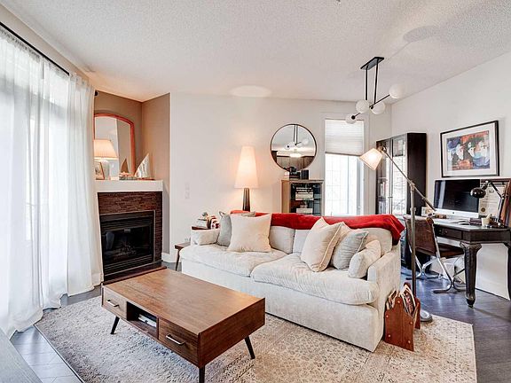 3rd image of 527 15th Ave SW #213