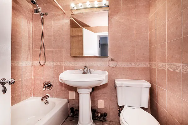 Rented by R New York | media 6