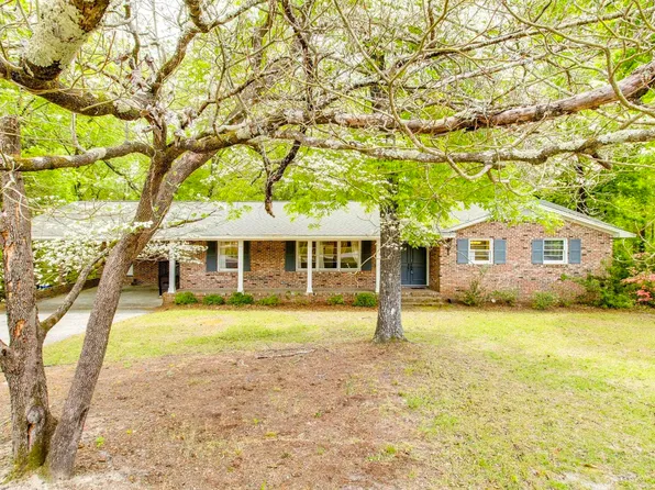 2119 E Ln, Camden, SC 29020