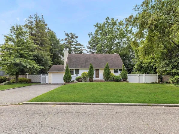 38 Willits Road, Glen Cove, NY 11542