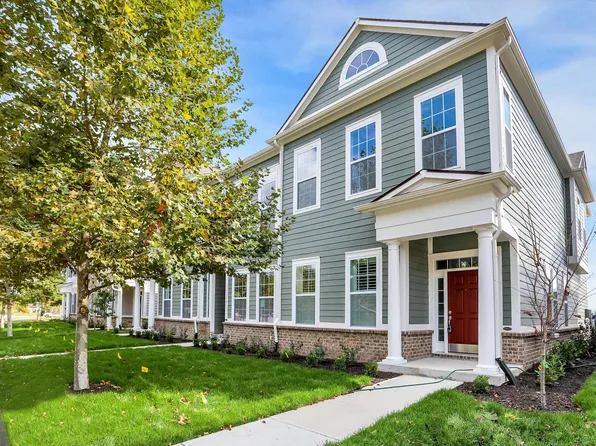 526 Gilder Dr, Carmel, IN 46032