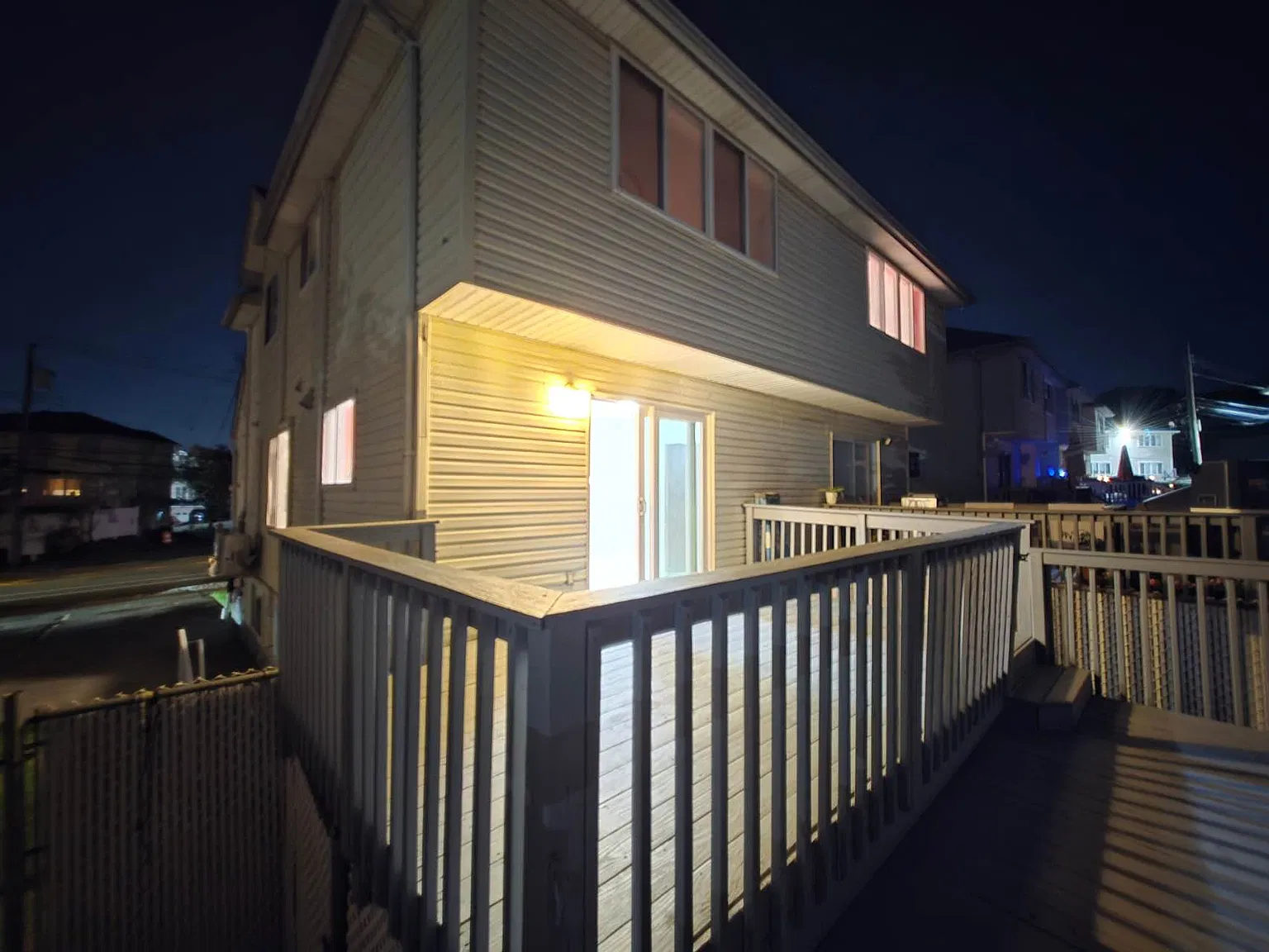 3 bed, 1.5 bath, 1400 sqft, $3,300 — Photo 3