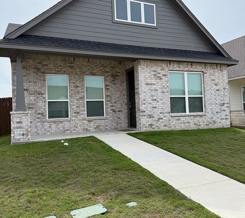1st image of 708 The Cottages Dr