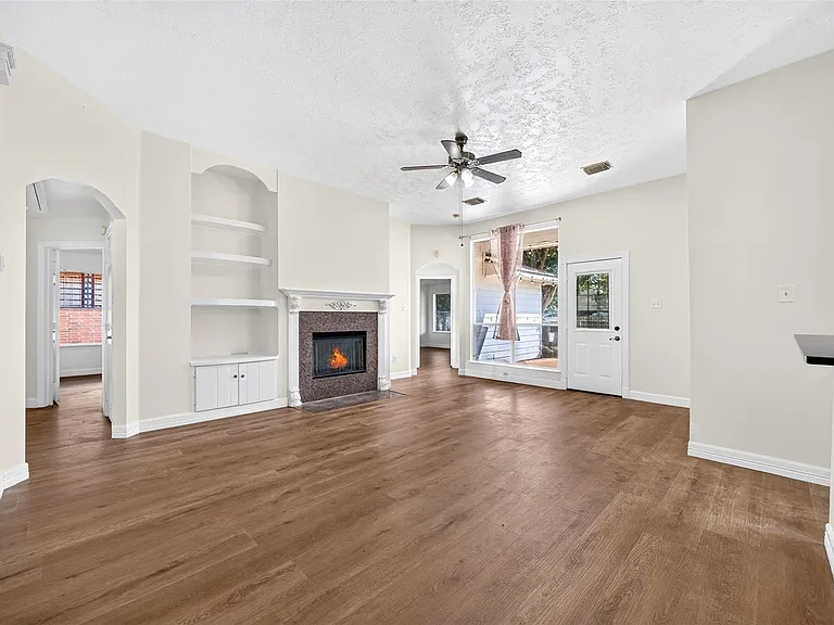 15307 Flemington Ave — Photo 10