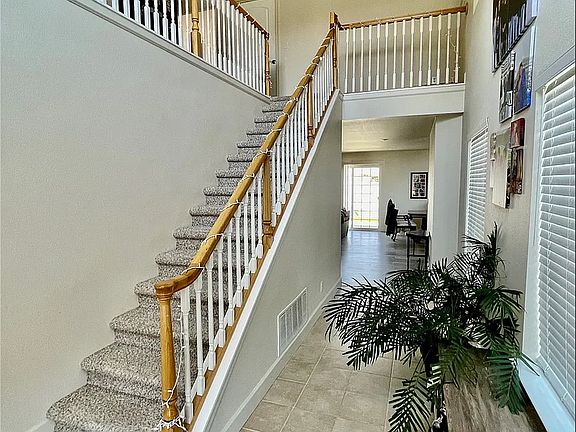 2nd image of 759 SE Songbird Ln