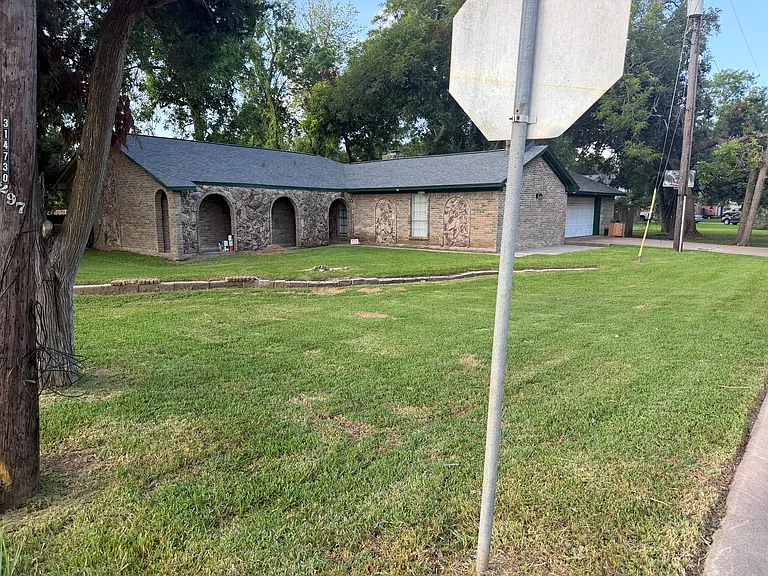 137 Old Angleton Rd — Photo 18