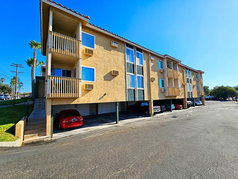 Lake Meadows Apartments — Photo 23