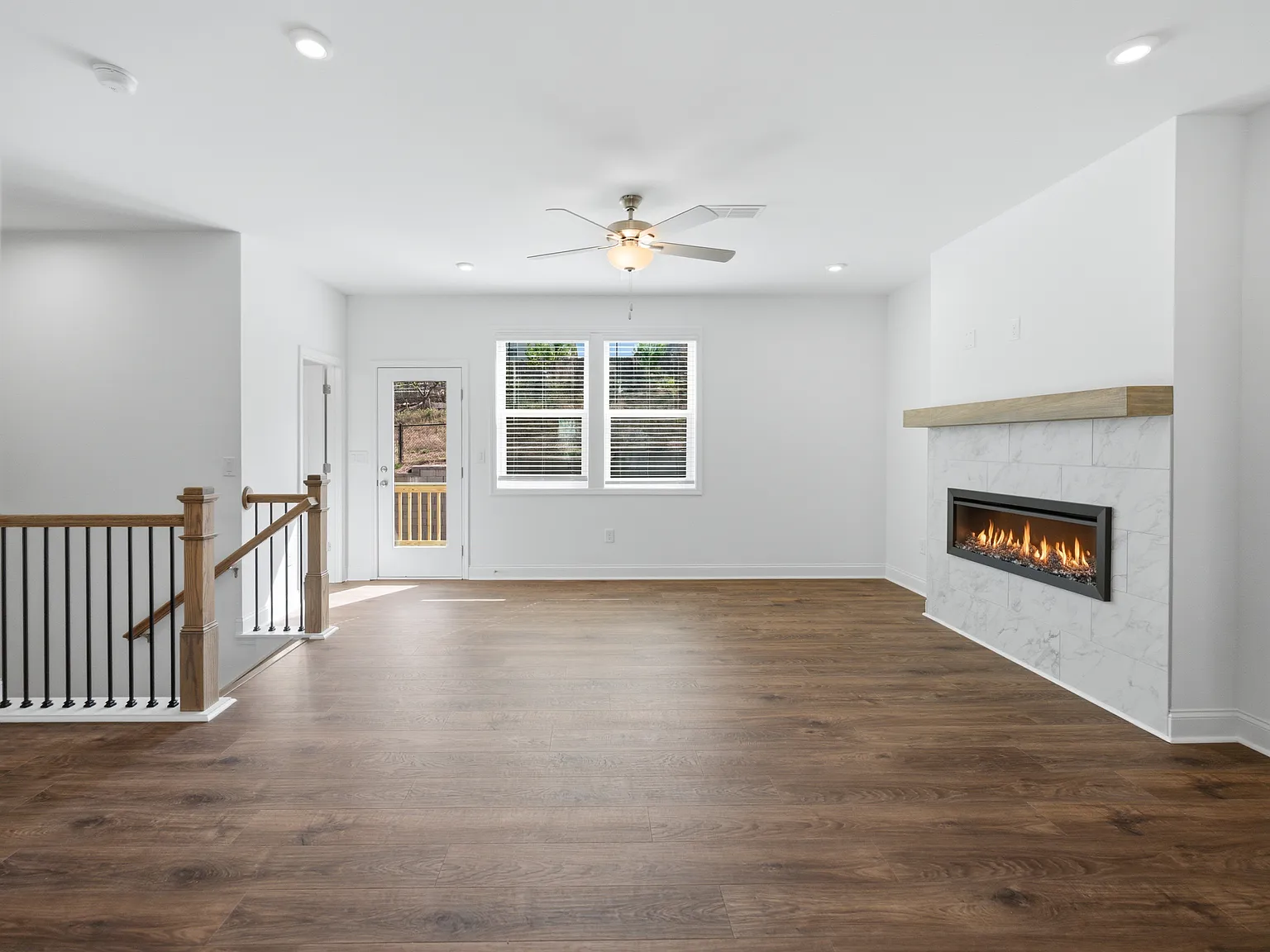 3 bed, 2421 sqft, $2,950 — Photo 4