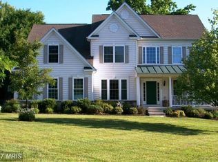 8422 Mortonhall Ln, Pasadena, MD 21122