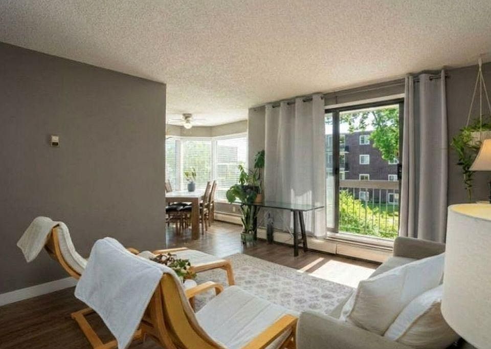 1st image of 630 S 57th Ave SW #201