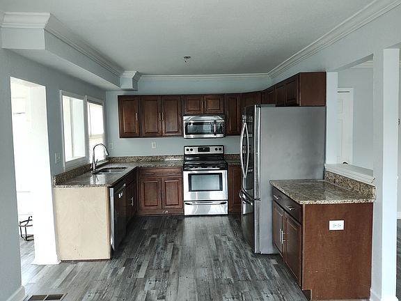 2nd image of 74 Bainbridge Ave